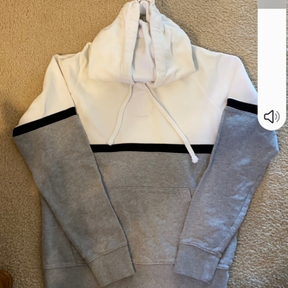American Eagle Sweatshirt